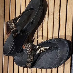 Fitflop black and gold size 7